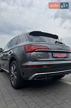 Внедорожник / Кроссовер Audi Q5 2022 в 