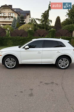 Внедорожник / Кроссовер Audi Q5 2020 в 