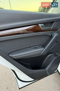 Внедорожник / Кроссовер Audi Q5 2020 в 