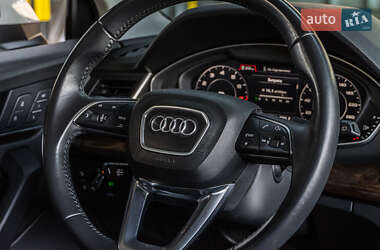 Позашляховик / Кросовер Audi Q5 2020 в 
