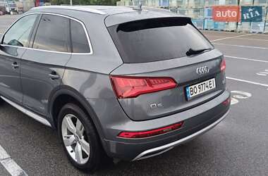 Внедорожник / Кроссовер Audi Q5 2017 в 