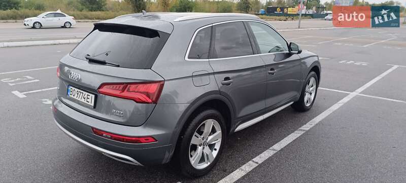 Позашляховик / Кросовер Audi Q5 2017 в Києві