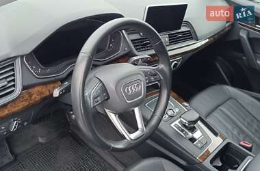 Внедорожник / Кроссовер Audi Q5 2017 в 