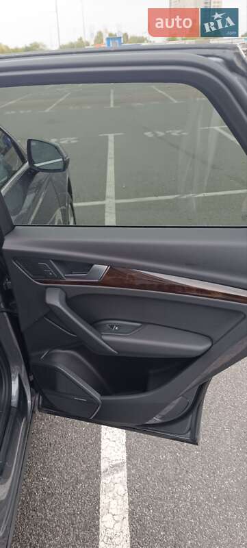 Позашляховик / Кросовер Audi Q5 2017 в Києві