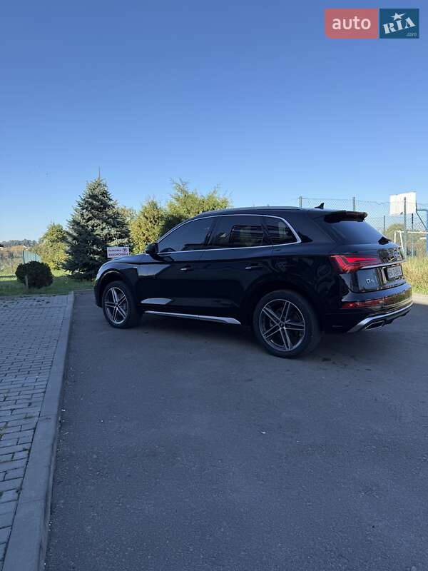 Позашляховик / Кросовер Audi Q5 2021 в Рівному