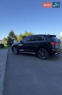 Позашляховик / Кросовер Audi Q5 2021 в 