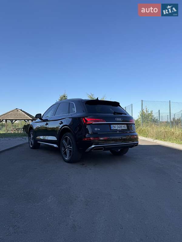 Позашляховик / Кросовер Audi Q5 2021 в Рівному