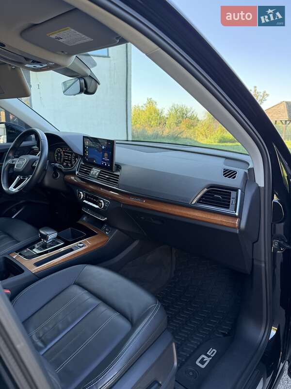 Позашляховик / Кросовер Audi Q5 2021 в Рівному