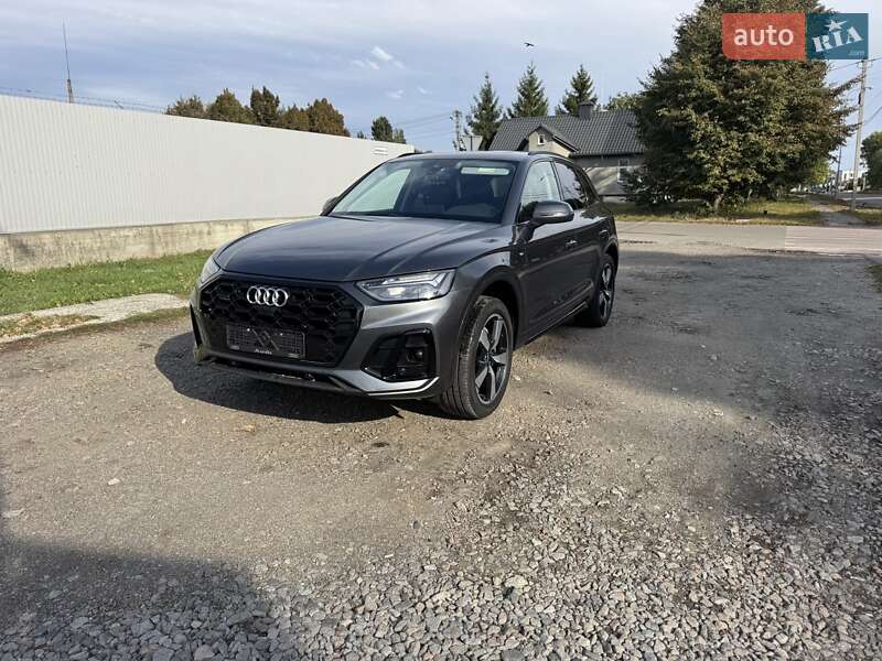 Позашляховик / Кросовер Audi Q5 2021 в Києві