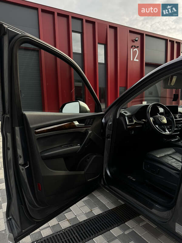Позашляховик / Кросовер Audi Q5 2018 в Львові
