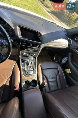 Позашляховик / Кросовер Audi Q5 2015 в 
