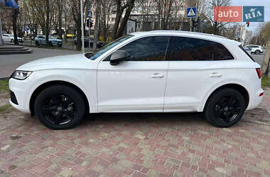 Внедорожник / Кроссовер Audi Q5 2019 в 