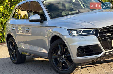 Позашляховик / Кросовер Audi Q5 2018 в 