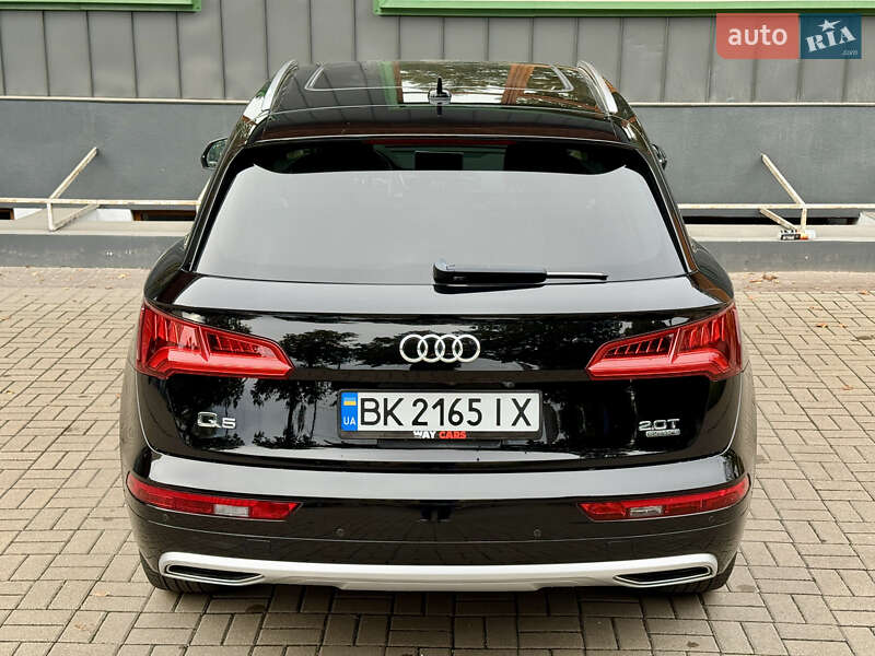 Внедорожник / Кроссовер Audi Q5 2018 в Ровно