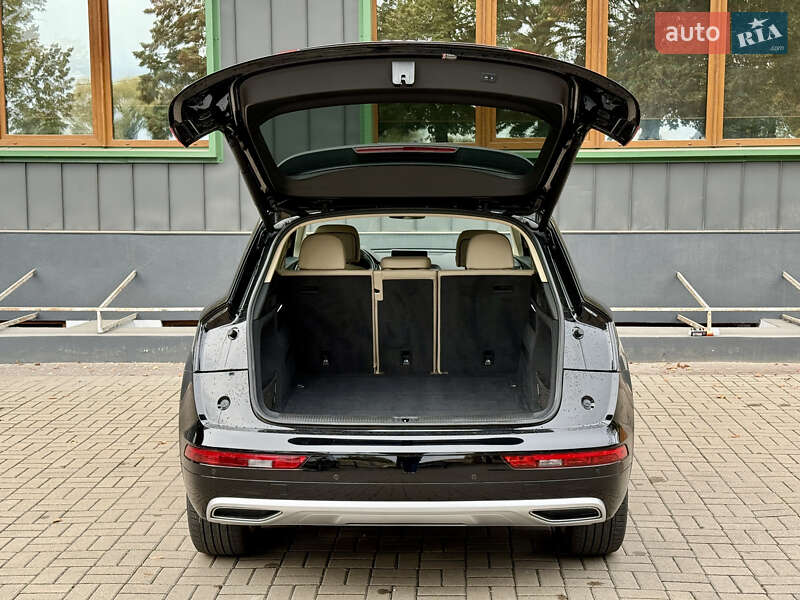 Внедорожник / Кроссовер Audi Q5 2018 в Ровно