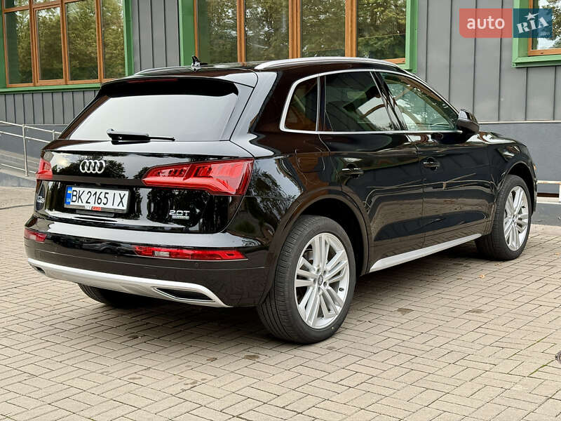 Внедорожник / Кроссовер Audi Q5 2018 в Ровно