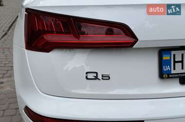 Внедорожник / Кроссовер Audi Q5 2018 в 