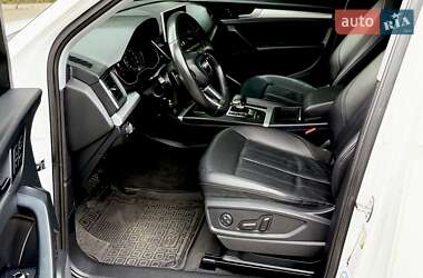 Внедорожник / Кроссовер Audi Q5 2018 в 