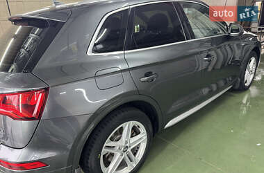 Позашляховик / Кросовер Audi Q5 2017 в 