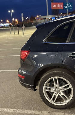 Позашляховик / Кросовер Audi Q5 2013 в 