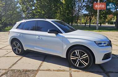 Позашляховик / Кросовер Audi Q5 2019 в 