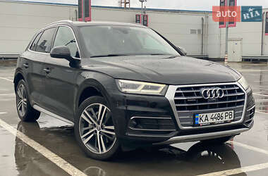 Позашляховик / Кросовер Audi Q5 2020 в 