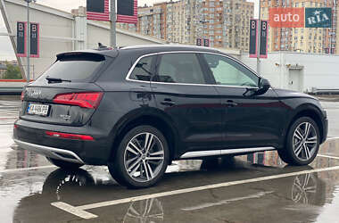 Позашляховик / Кросовер Audi Q5 2020 в 