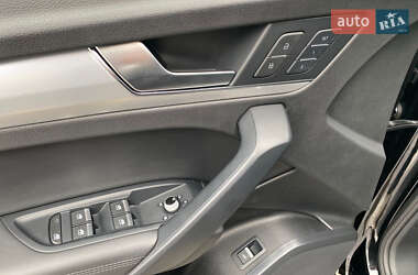 Позашляховик / Кросовер Audi Q5 2020 в 