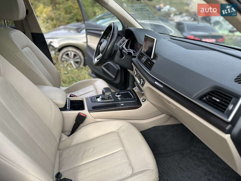Внедорожник / Кроссовер Audi Q5 2018 в Луцке