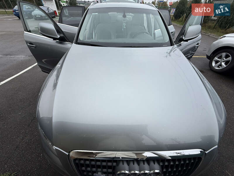 Внедорожник / Кроссовер Audi Q5 2010 в Киеве
