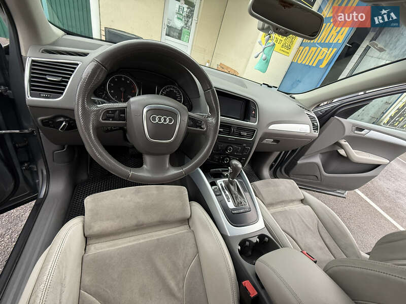 Внедорожник / Кроссовер Audi Q5 2010 в Киеве