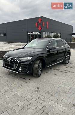Внедорожник / Кроссовер Audi Q5 2021 в 