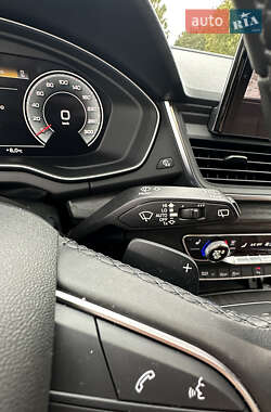 Внедорожник / Кроссовер Audi Q5 2021 в 