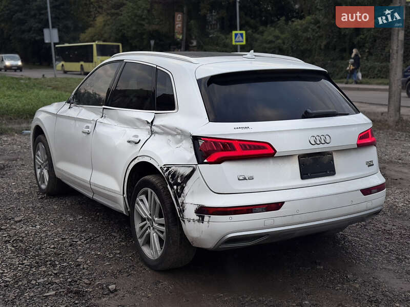 Позашляховик / Кросовер Audi Q5 2018 в Львові