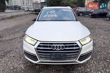 Внедорожник / Кроссовер Audi Q5 2018 в 