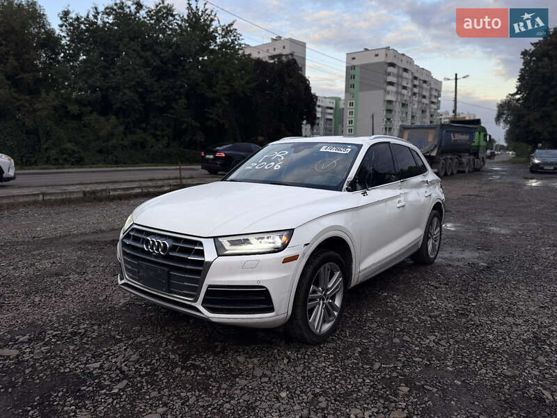 Позашляховик / Кросовер Audi Q5 2018 в Львові