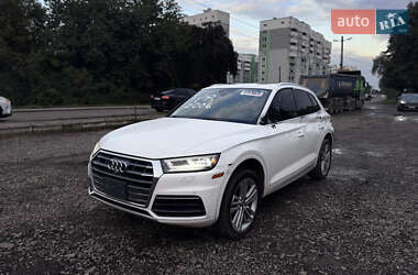 Внедорожник / Кроссовер Audi Q5 2018 в 