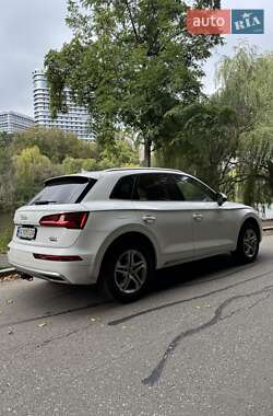 Позашляховик / Кросовер Audi Q5 2017 в 