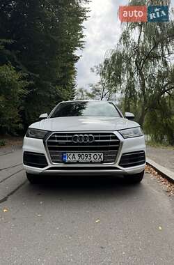Позашляховик / Кросовер Audi Q5 2017 в 