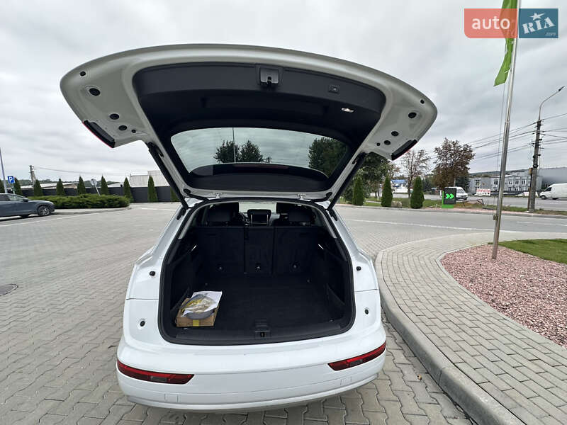 Внедорожник / Кроссовер Audi Q5 2019 в Тернополе фото 12 Внедорожник / Кроссовер Audi Q5 2019 в Тернополе
