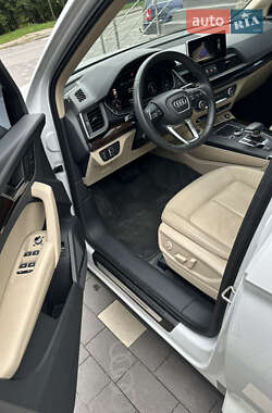Внедорожник / Кроссовер Audi Q5 2019 в 