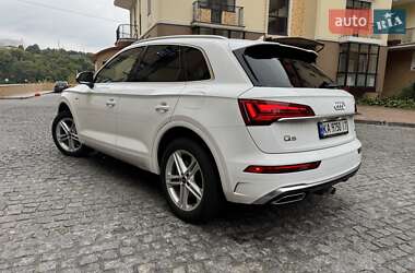 Внедорожник / Кроссовер Audi Q5 2021 в 