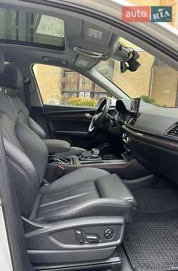Внедорожник / Кроссовер Audi Q5 2021 в 