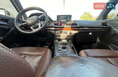 Внедорожник / Кроссовер Audi Q5 2017 в 