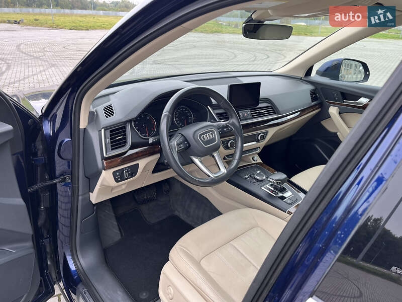 Внедорожник / Кроссовер Audi Q5 2017 в Львове