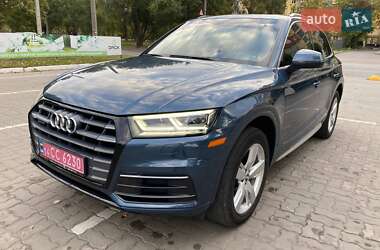 Внедорожник / Кроссовер Audi Q5 2018 в 