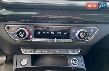 Внедорожник / Кроссовер Audi Q5 2018 в 