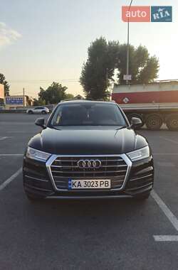 Внедорожник / Кроссовер Audi Q5 2017 в 