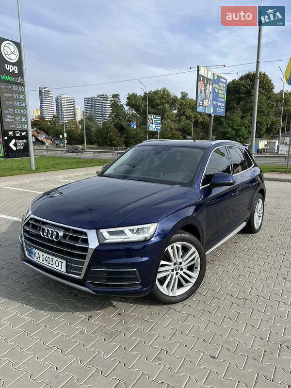 Позашляховик / Кросовер Audi Q5 2018 в 