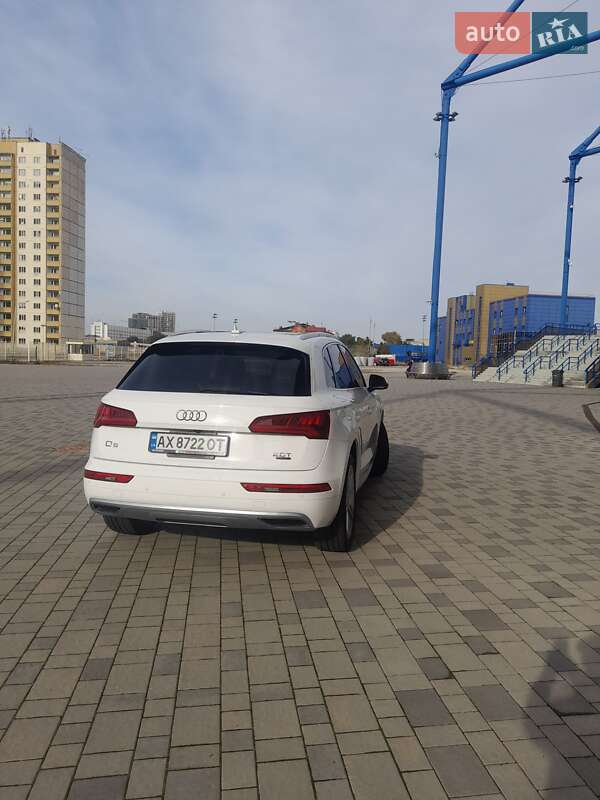 Позашляховик / Кросовер Audi Q5 2017 в Харкові